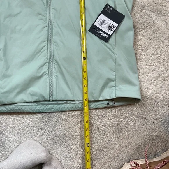 Arc'teryx Men's Mint Green Performance Jacket - Picture 11 of 13